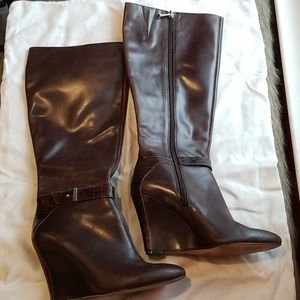 Women Ann Taylor Brown Leather Upper Wedge Boots Great Condition